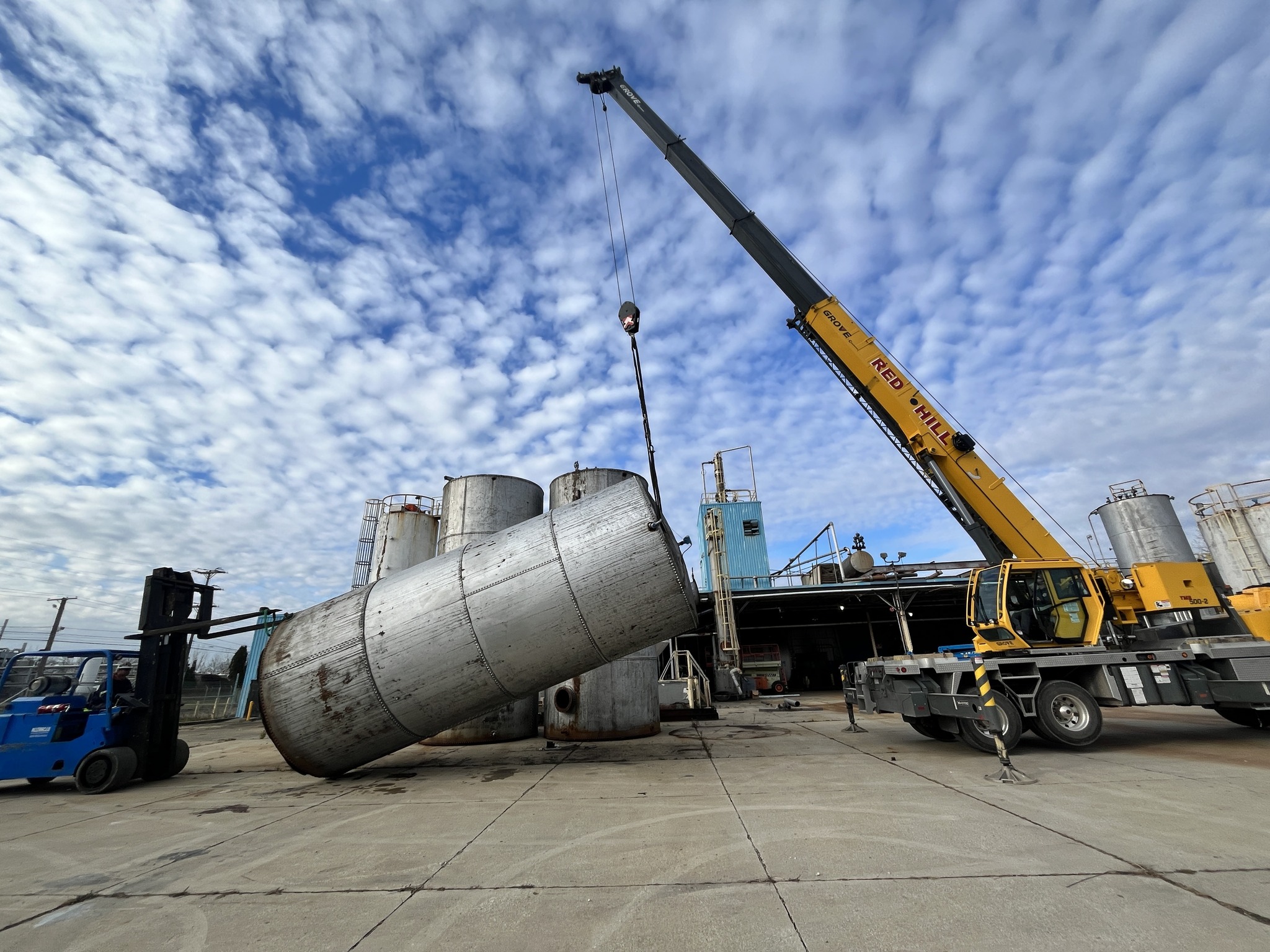Safety Procedures in Heavy Equipment Moving: Best Practices for Workplace Security
